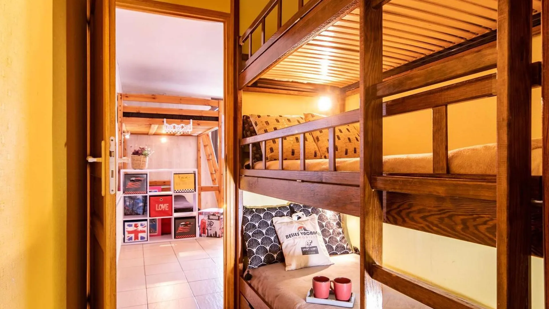 Studio Pour 4 Personnes A Saint Lary Pla D'Adet Avec Cuisine Et Tv - Fr-1-296-370 France